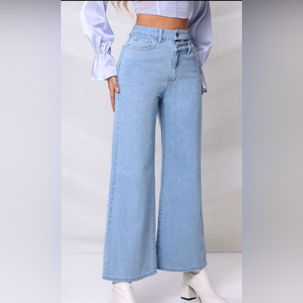 EUC- High Waist Women's wide leg Jeans with double button wore once very cute! - Picture 5 of 14